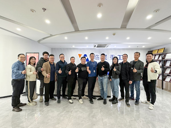 Comunicación en profundidad para el desarrollo mutuo - ¡Conferencia de intercambio de la industria de maquinaria de construcción de Xiamen celebrada con éxito en LTMG Group!
